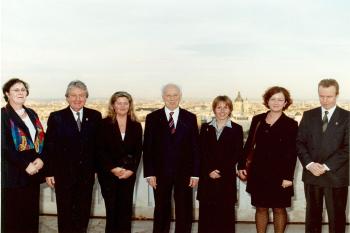 Ferenc Madl, President of the Republic of Hungary, congratulates the team for the organization of the World Science Forum - Budapest.